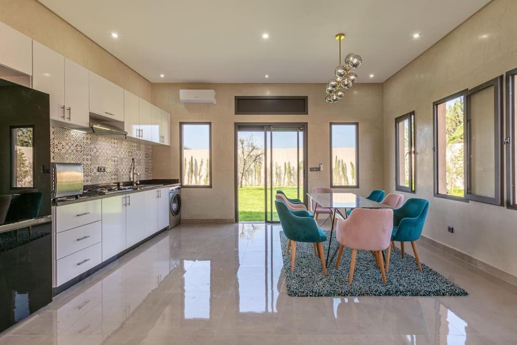 Villa Leila,Piscine , Grand Jardin, Jeux , Cuisiniere Марракеш Экстерьер фото