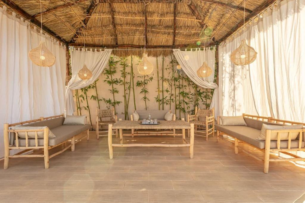 Villa Leila,Piscine , Grand Jardin, Jeux , Cuisiniere Марракеш Экстерьер фото
